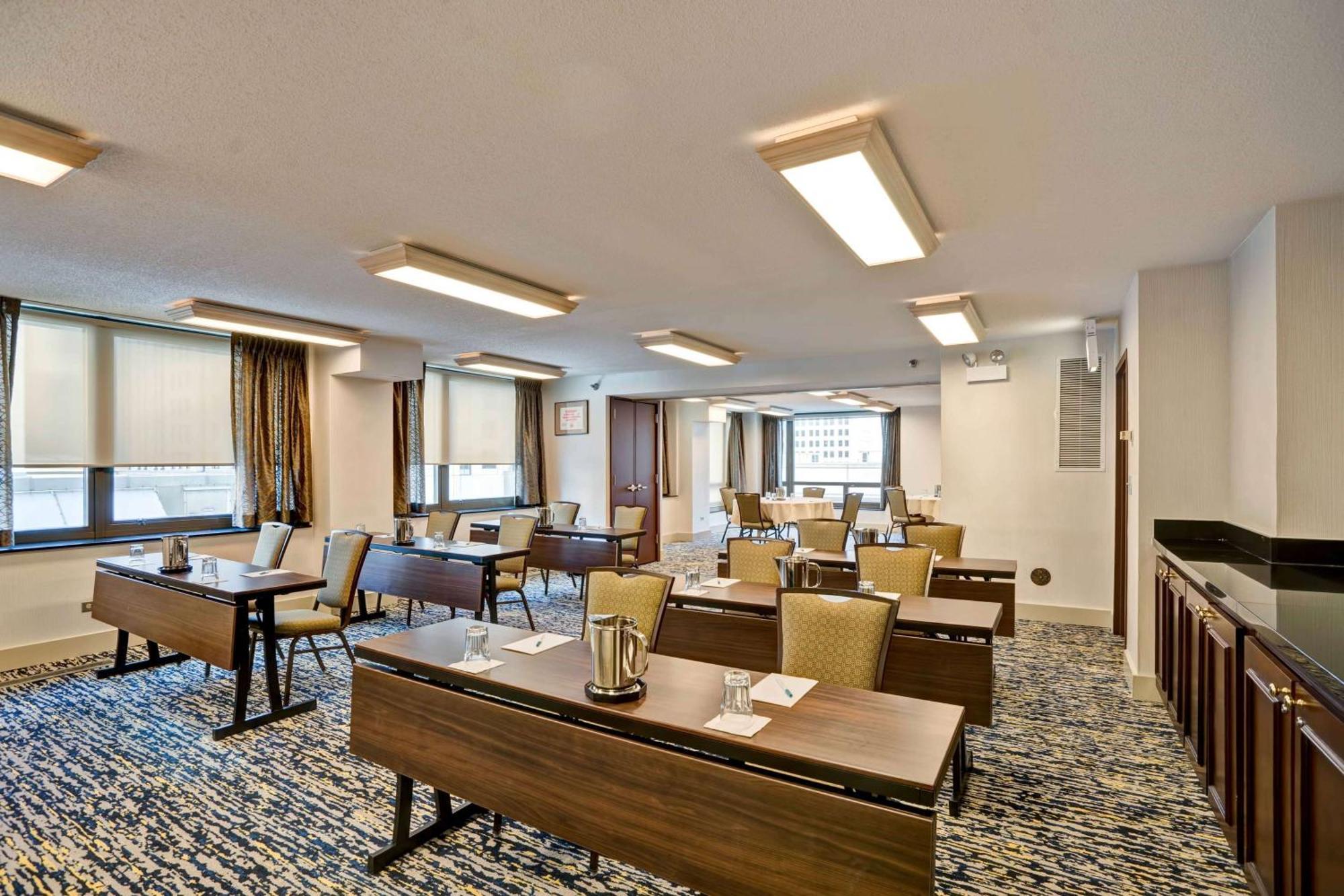Homewood Suites By Hilton Chicago Downtown Exteriör bild