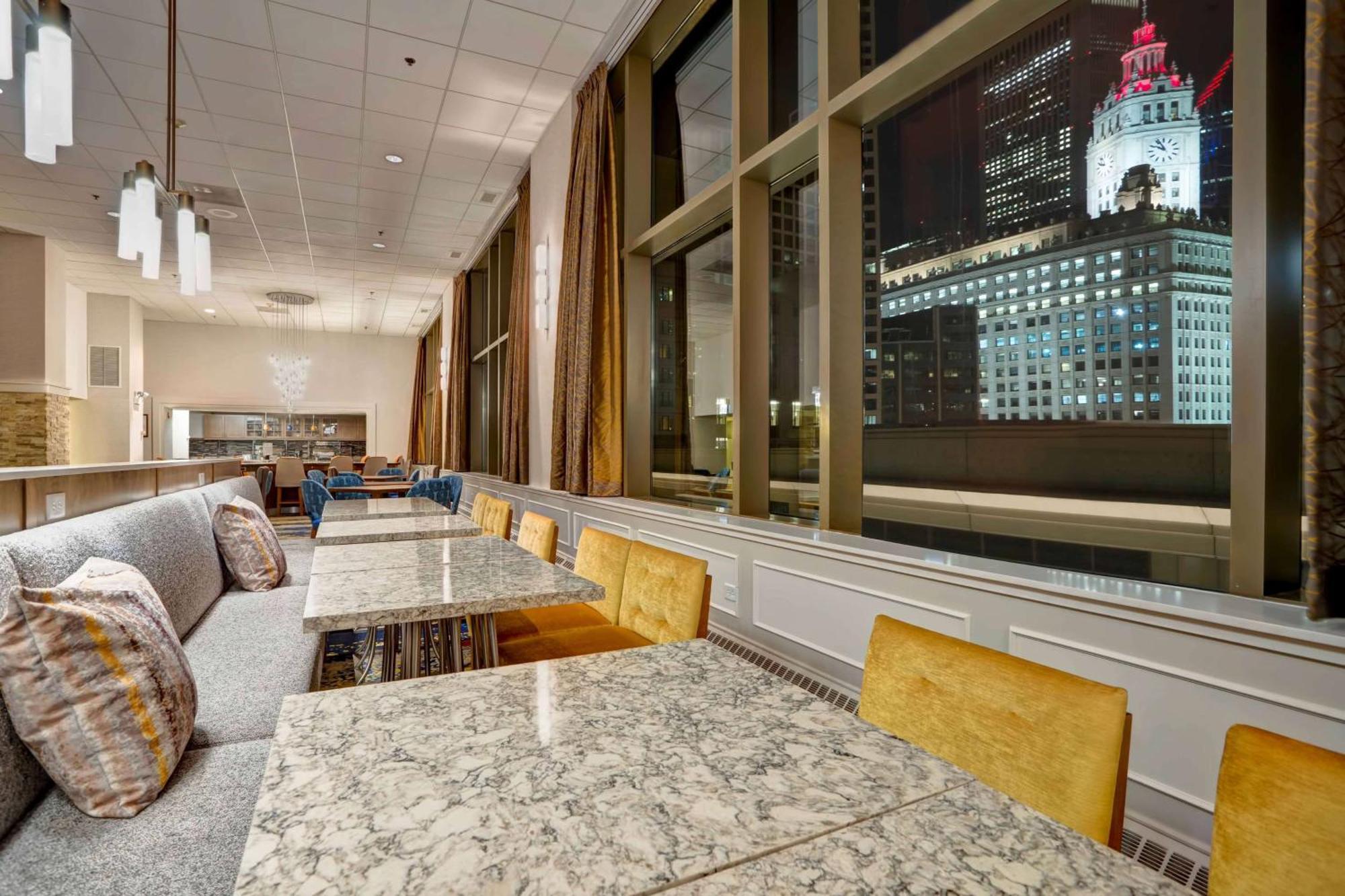 Homewood Suites By Hilton Chicago Downtown Exteriör bild