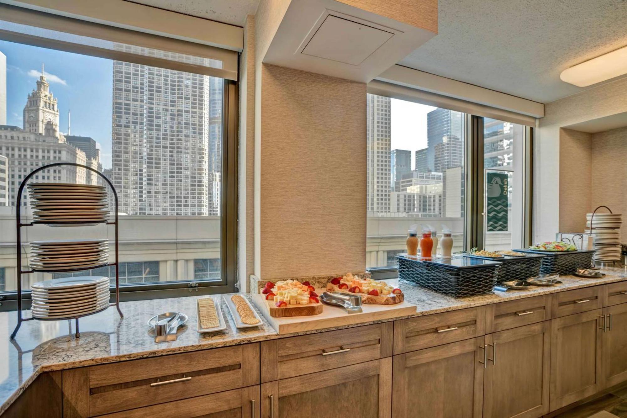 Homewood Suites By Hilton Chicago Downtown Exteriör bild